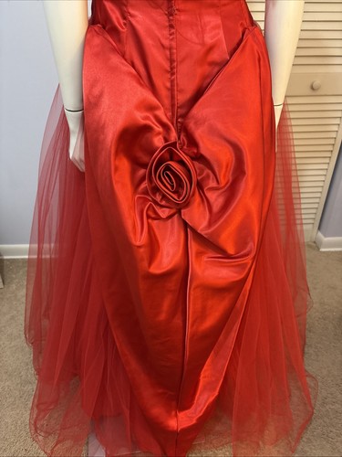 VTG Mike Benet Formals Red Gown Embroidery Ruffles Layers Of Tulle SZ S~AS IS~ - Picture 12 of 22