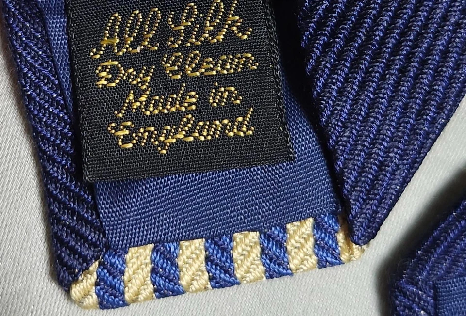 Corbata Austin Reed Azul Rayas Hecha en Inglaterra 100% Seda Foto 4 de 4