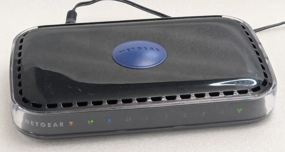 NETGEAR N600 WNDR3400v3 Wireless Dual Band Gigabit WIFI Router w/Power Cable - Image 2 of 4