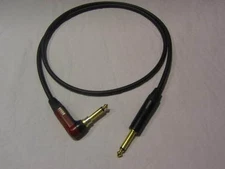 MOGAMI 2524, GUITAR CABLE W/ NEUTRIK 1/4" RIGHT ANGLE TS SILENT PLUG, 8 ft.