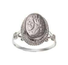 Ladies Sterling Silver Oval Locket Ring (inserts for 2 photographs inside )