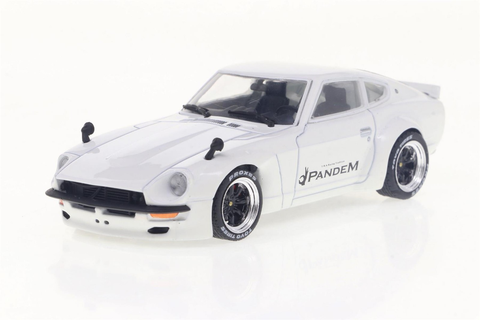 Pandem 240Z 1973 White 1:43 Scale Solido 4316301