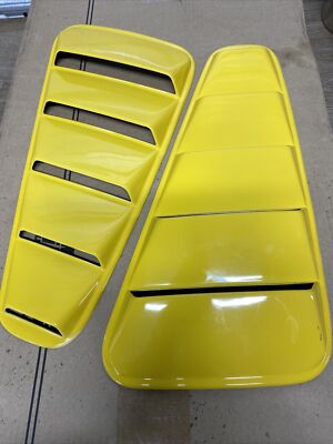 Mustang MMD quarter window louvers, pre-painted, Yellow Some Paint Issues