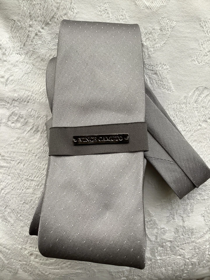 BNWT VINCE CAMUTO Men’s Silver Grey Polka Dot Classic Silk Tie — 第 3/4 张图片
