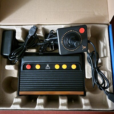 Atari Flashback 7　アタリ フラッシュバック７ Amazon.com: AtGames Atari Flashback 7 Classic Console
