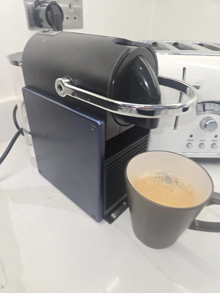 Nespresso Pixie, photo 1 of 5