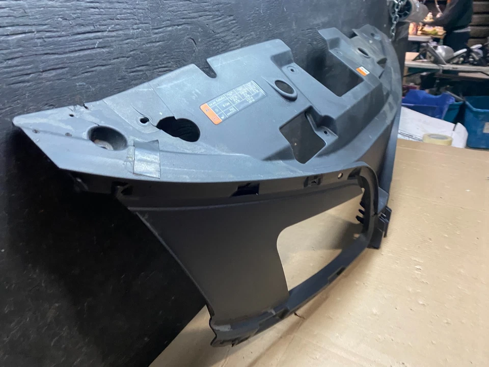 2013 to 2016 Lincoln MKS Front Upper Insert Grille Grill Oem U0116 DG - Image 3 of 4