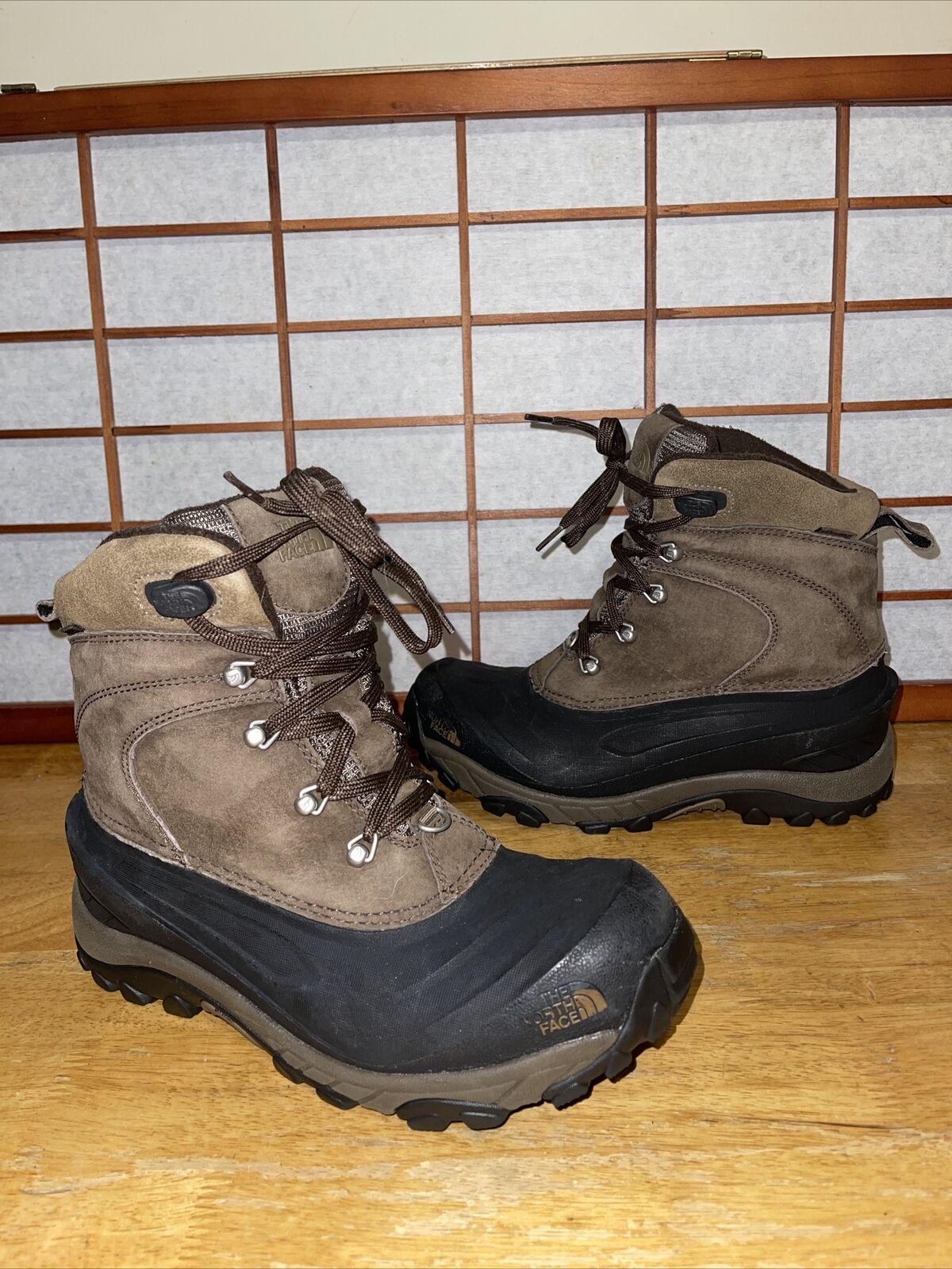 THE NORTH FACE HEAT SEEKER waterproof 200 gram insulation Boots size 9 Brown