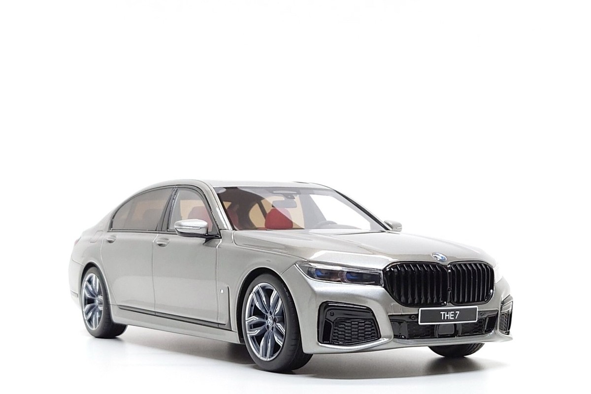 BMW特注 1/18 BMW 750Li ホワイト BMW特注 1/18 BMW 750Li ホワイト - メルカリ