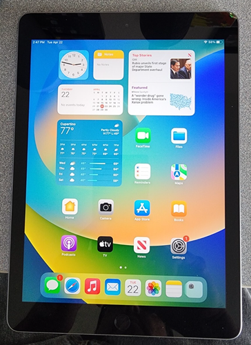 Apple iPad 6th Gen 10.2 in 32GB Space Gray Wi-Fi+BT - Tested / Reset - iOS 16