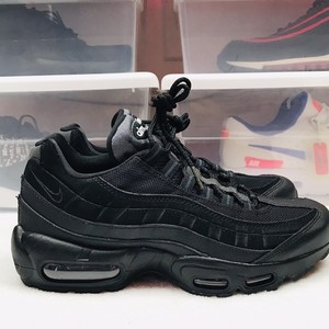 nike air max 95 essential triple black