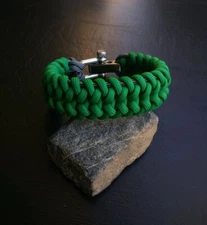 Handmade Adjustable "Endless Wave" Paracord Bracelet for a 7 1/2"-8" Wrist 