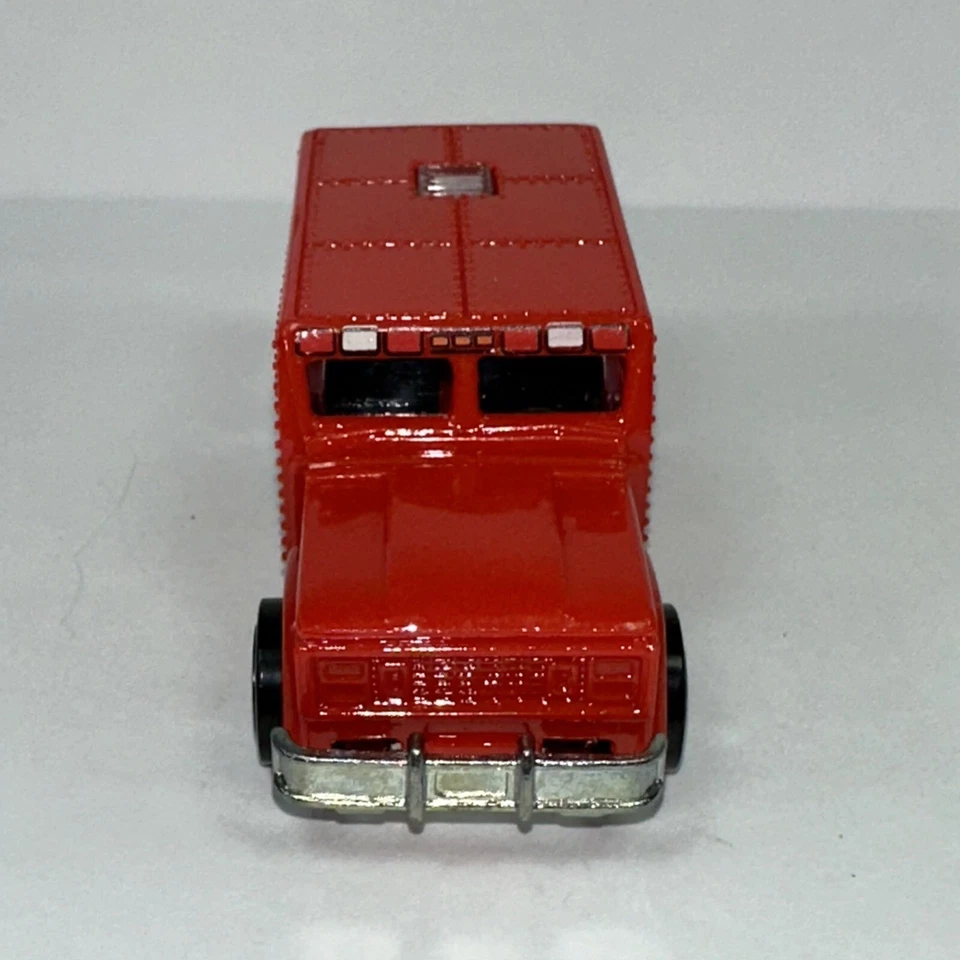 1996 Vintage Hot Wheels Paramedic Rescue Red 5sp B33 Loose - Image 2 of 4