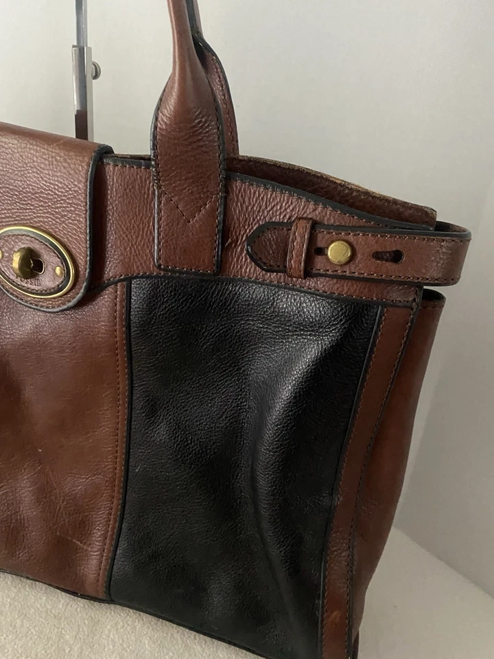 Bolso de Hombro Fossil Vintage Reedición Cuero Fin de Semana Marrón Negro Foto 4 de 4