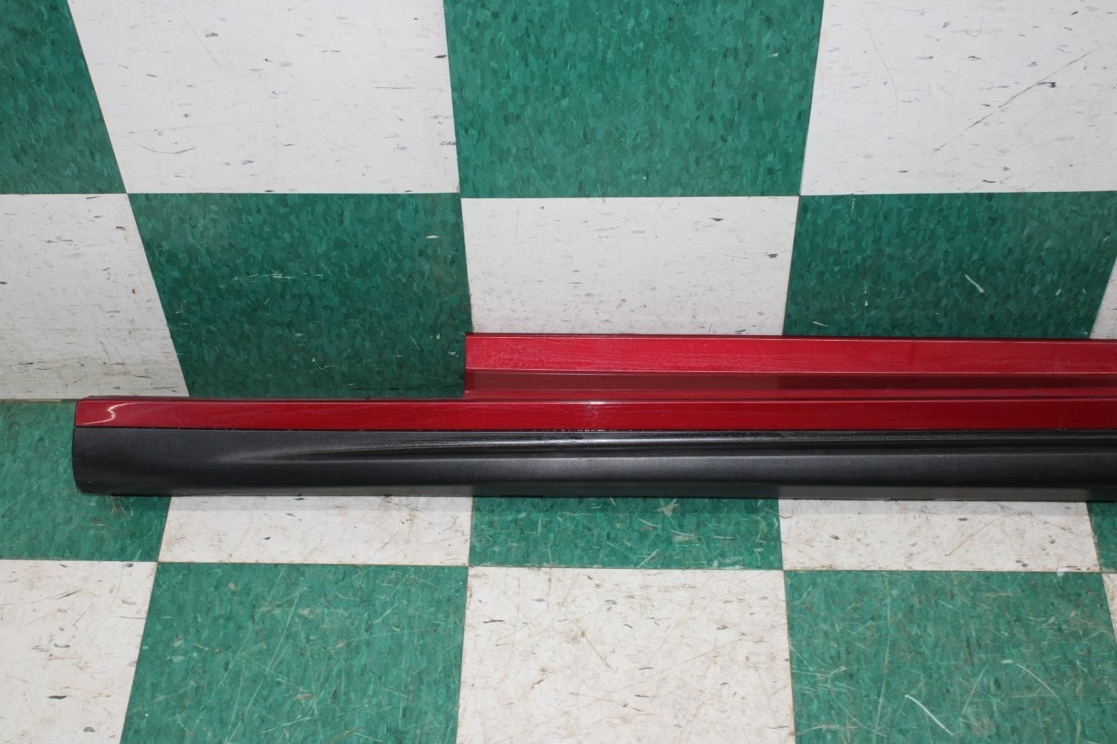 14-19 GHIBLI *SCUFFS* Rosso Energia Red LH Side Skirt Rocker Moulding Factory OE
