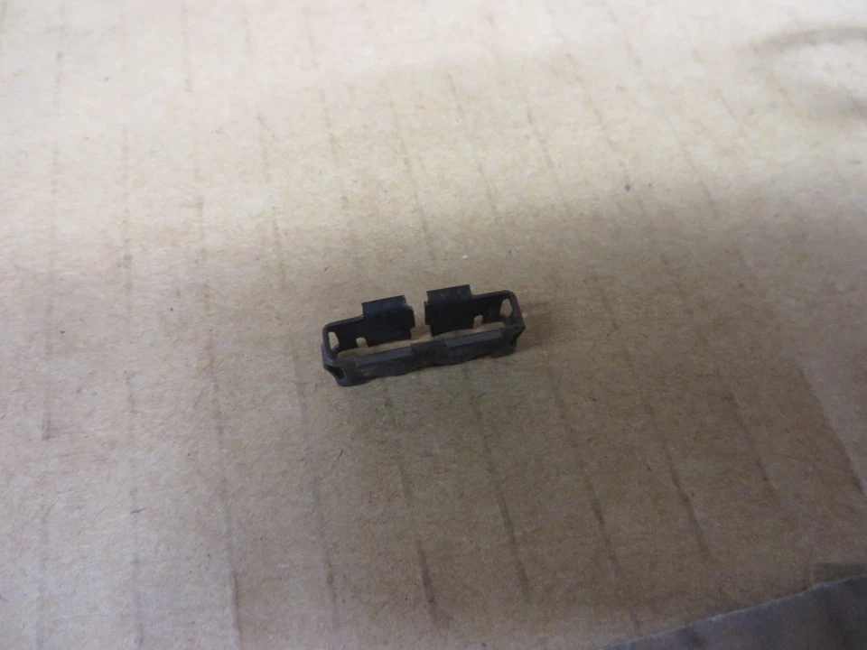 LINCOLN MARK VII 84-92 CLIPS RETENEDORES ALMOHADILLA PANEL PUERTA grupo de 2 piezas OEM Foto 2 de 4