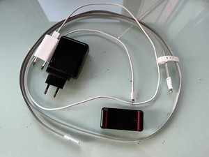 iPhone Zubehörpaket inkl. iPhone Ladegerät, Manfrotto-Kamerahalterung