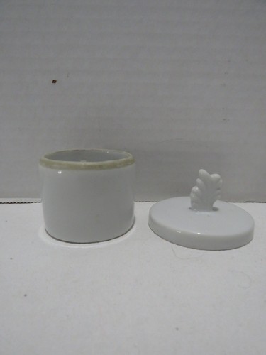 VTG PORCELAIN WHITE STAMP ROLL DISPENSER HANDPAINTED WHITE GLOSS FINISH - Picture 2 of 4