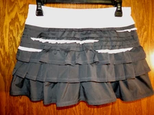 Lululemon 4 Run: Back On Track Skirt Coal Dark Gray Pig Pink Ruffles! EUC! Cute!