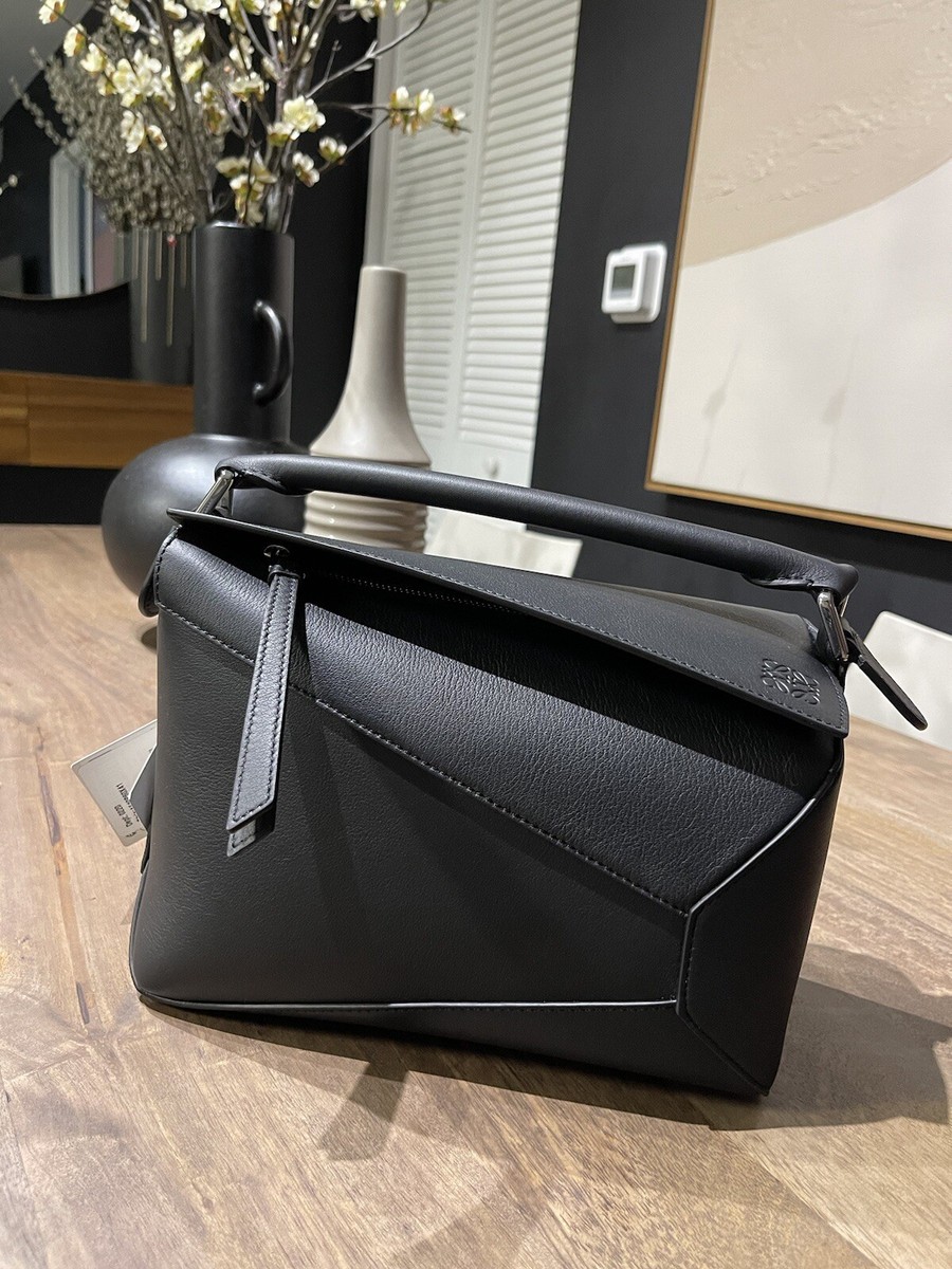 LOEWE黒いレザーケース Loewe Puzzle Bag Small Black | eBay