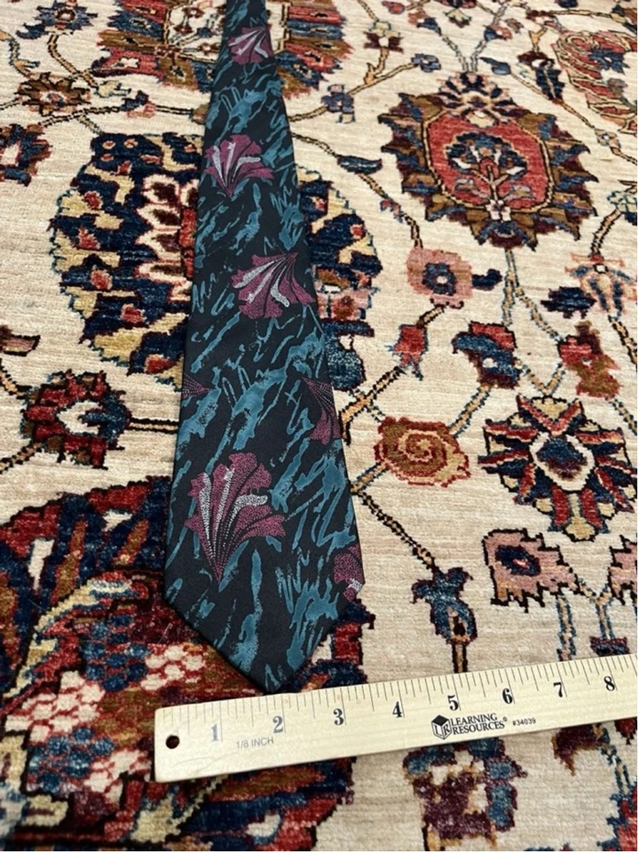 Vintage Men’s Pierre Balmain 100% Italian Silk Floral Necktie - Image 3 of 4