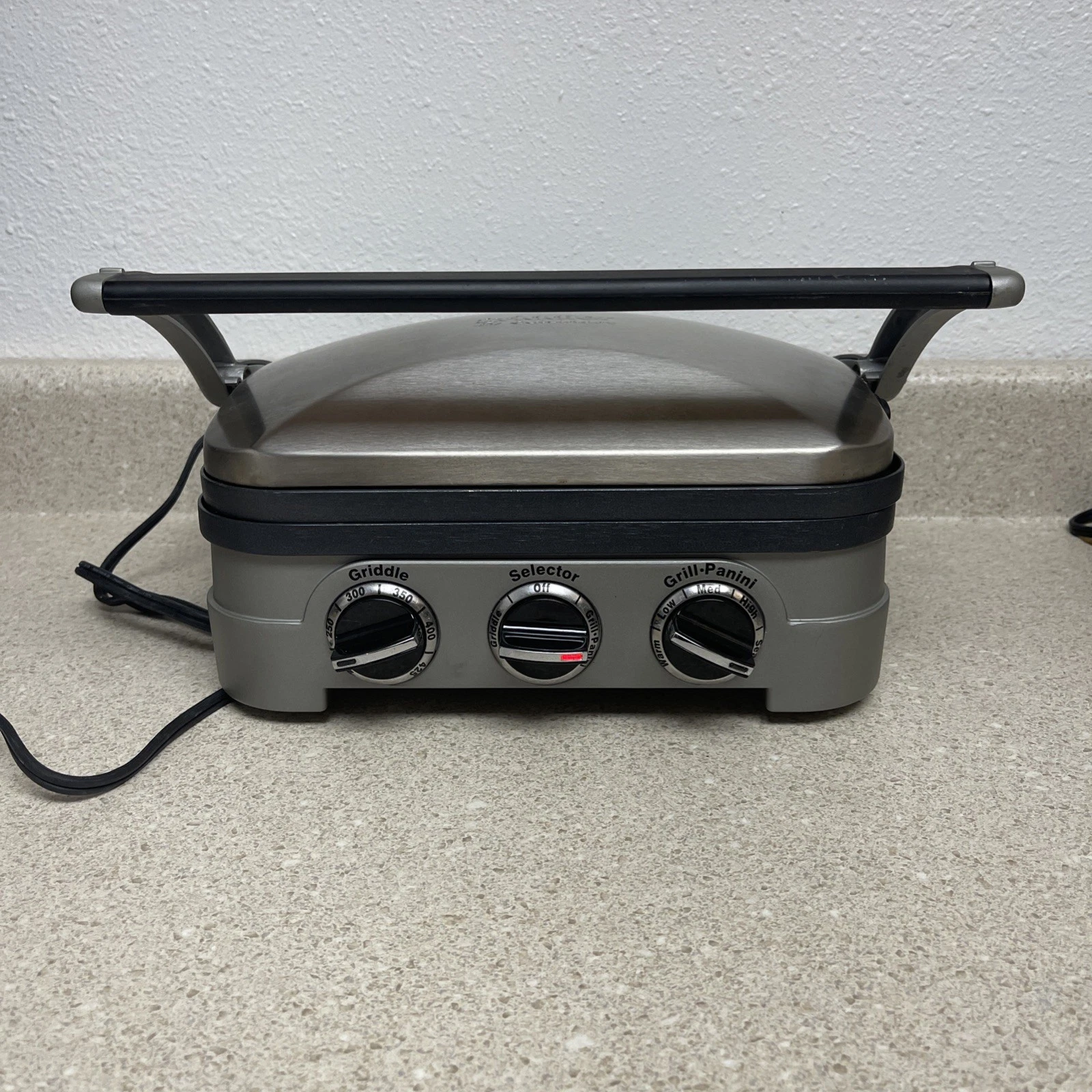 Cuisinart Panini press, stainless steel griddler, sandwich maker 5 In 1 GR-4NP
Opens in a new window