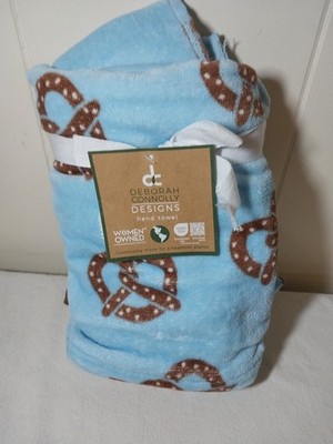 2 Deborah Connolly Pretzels Blue Brown Velour Hand Towels NWT 