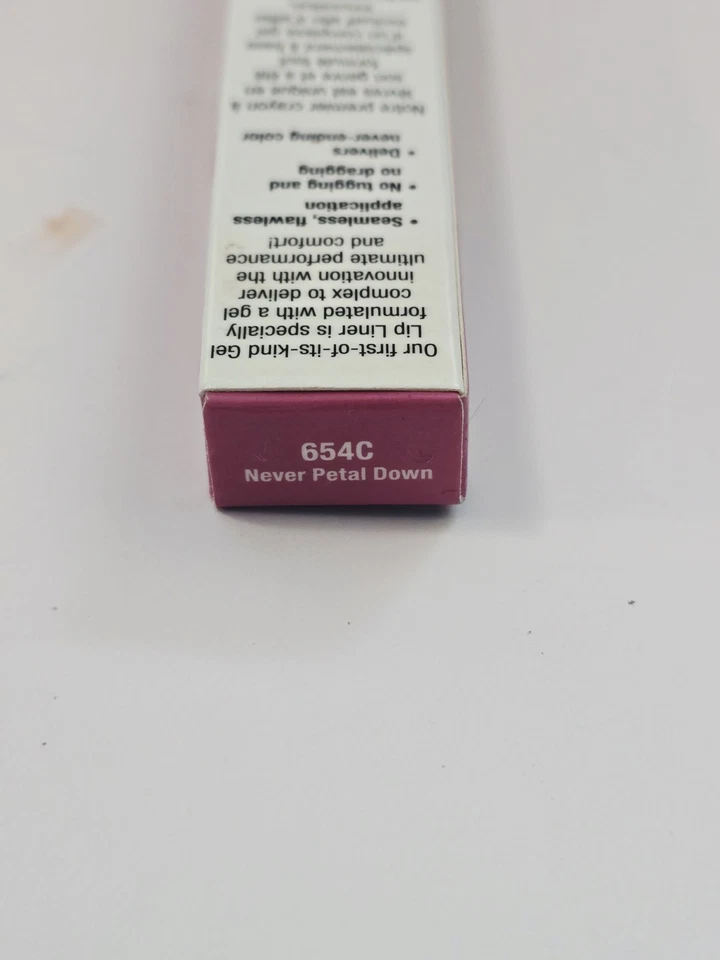 Wet n Wild Perfect Pout Gel Lip Liner #654C Never Petal Down, Pink Retractable - Image 3 of 3