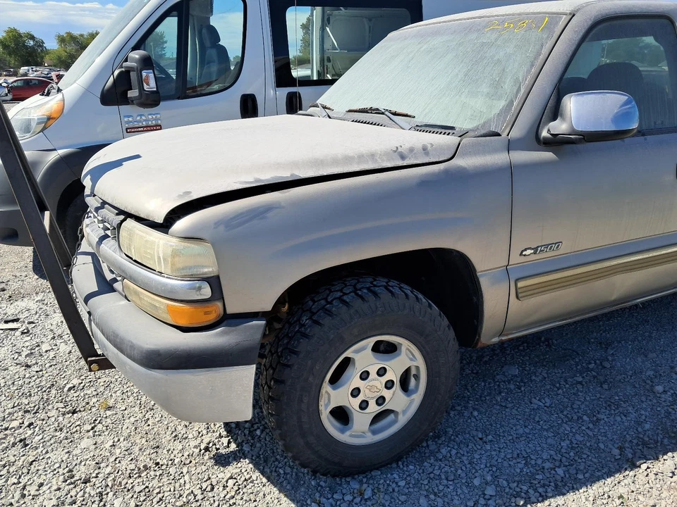 Used Washer Fluid Reservoir fits: 2002 Chevrolet Silverado 1500 pickup Grade A - Image 2 of 4