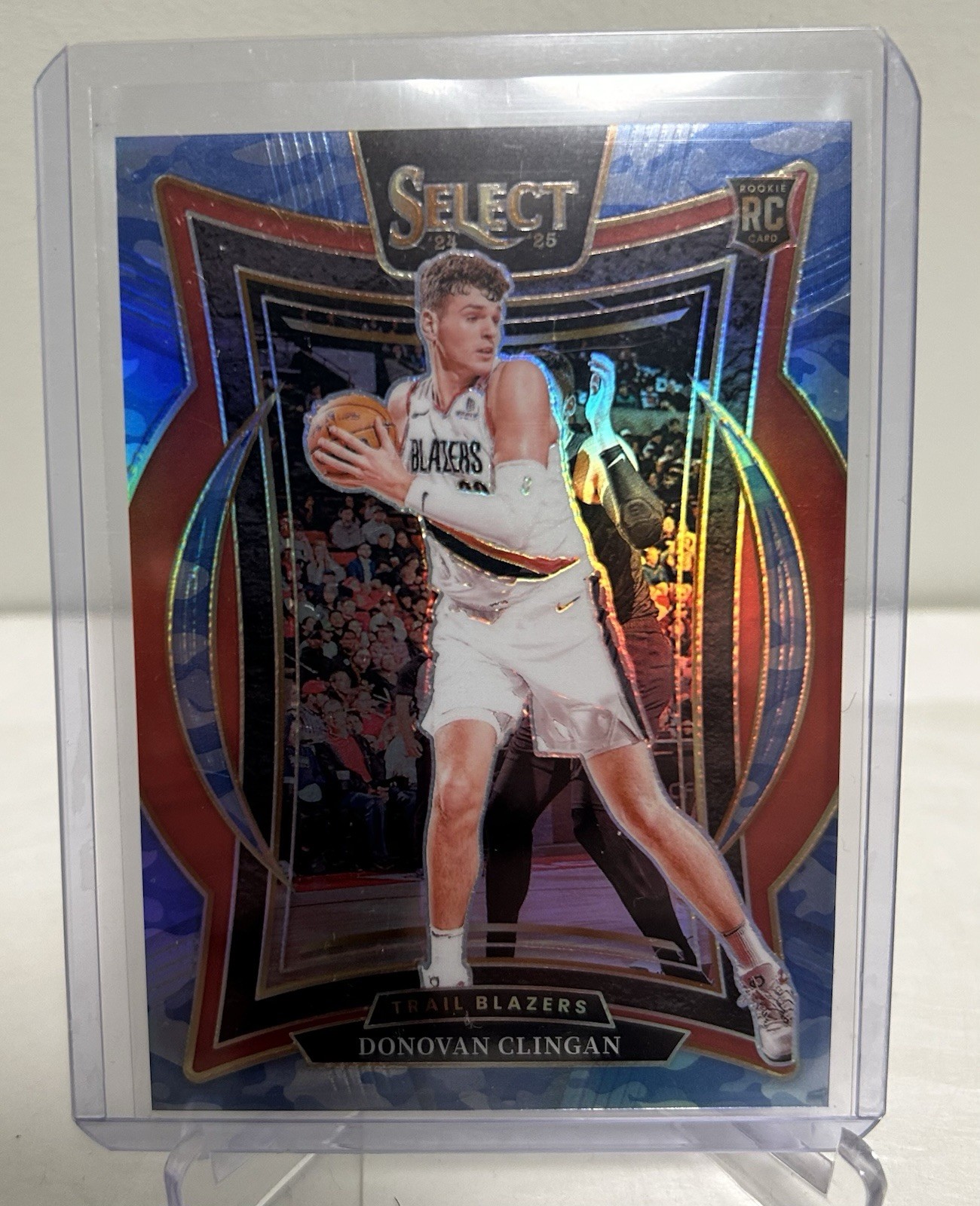 2024-25 Panini Select - Concourse Donovan Clingan #69 Blue Camo Prizm /99 (RC)