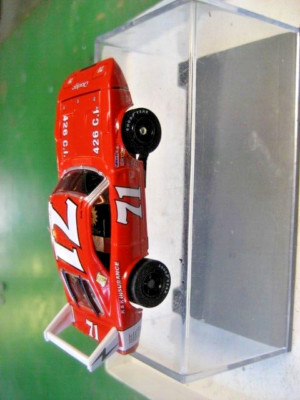 Ho Slot Car NEW   Red 1969 Dodge Charger #71 Bobby Isaac    X Traction A-W