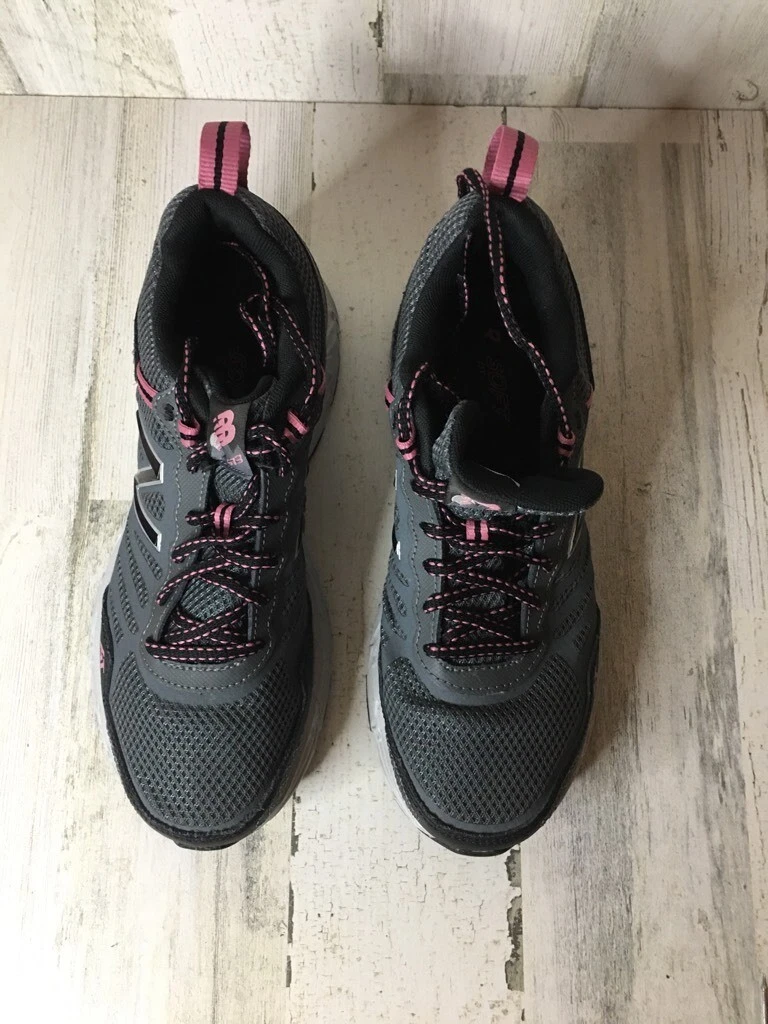 New Balance Womens 573 V2 Trail Running Shoes Dark Gray WTE573L3 Lace Up 9.5