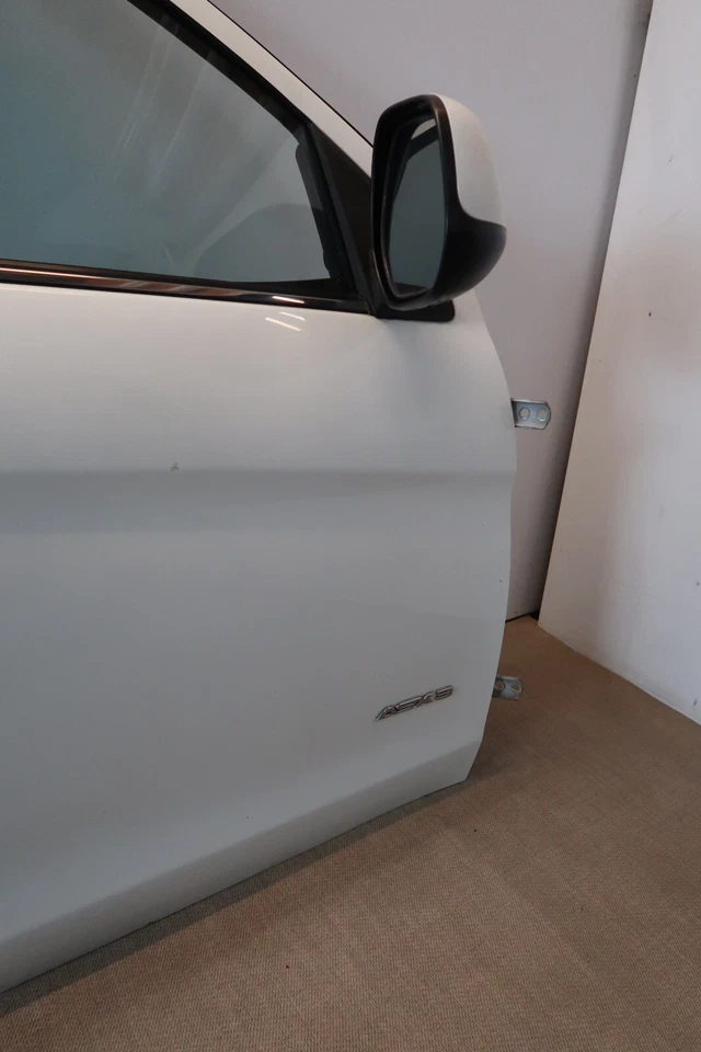 MITSUBISHI ASX MK1 2010 FRONT DOOR DRIVER SIDE RIGHT WHITE W19 COMPLETE - Image 3 of 4