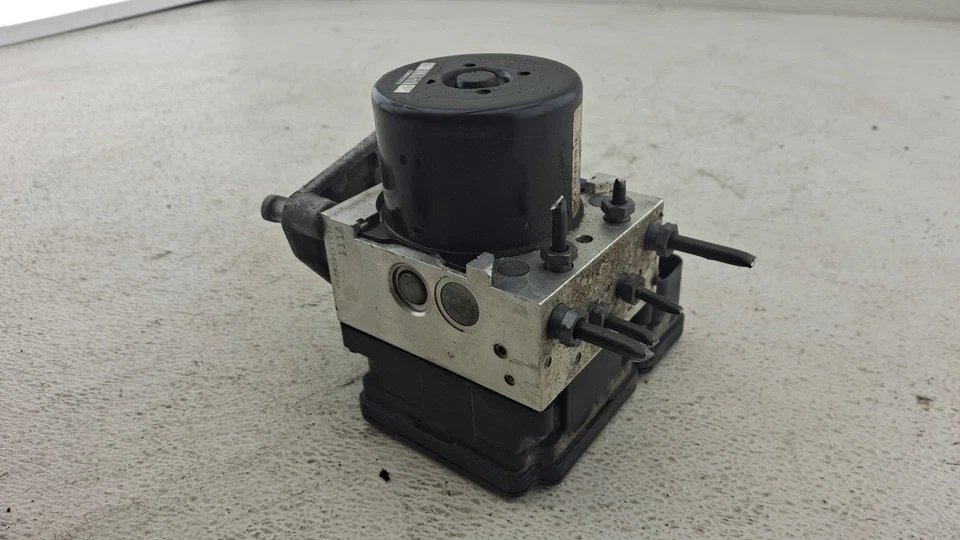 12-15 MERCEDES BENZ W204 C300 ABS ANTI-LOCK BRAKE PUMP CONTROL MODULE OEM - Image 2 of 4