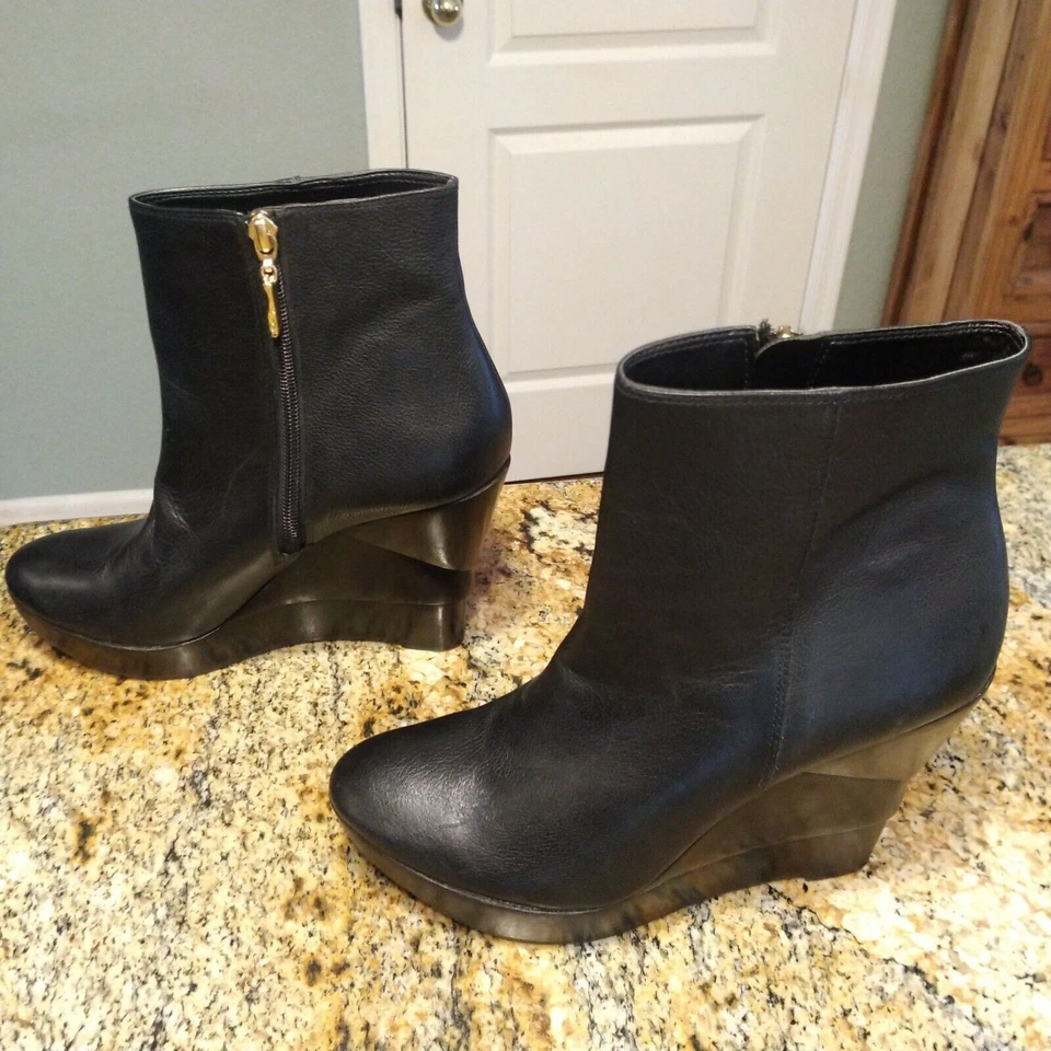 Botín de cuña apilado DVF Diane Von Furstenberg negro opalista talla 8 1/2 M usado en excelente estado Foto 2 de 4