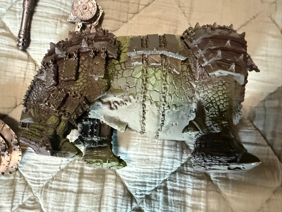 Warhammer 40k ORKS Gargantuan Squiggoth Painted Resin - Image 4 of 4