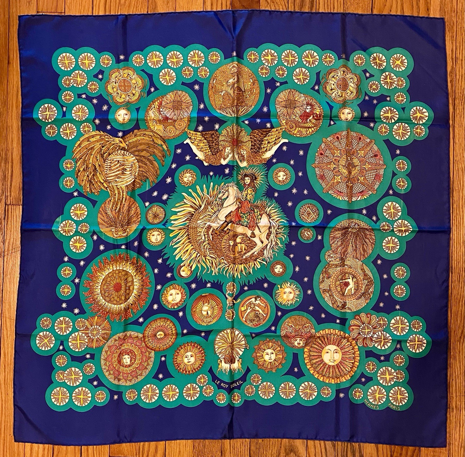 Hermès Rare Carre 90 Silk Scarf Le Roy Soleil by Annie Faivre Blue Original Box image 2