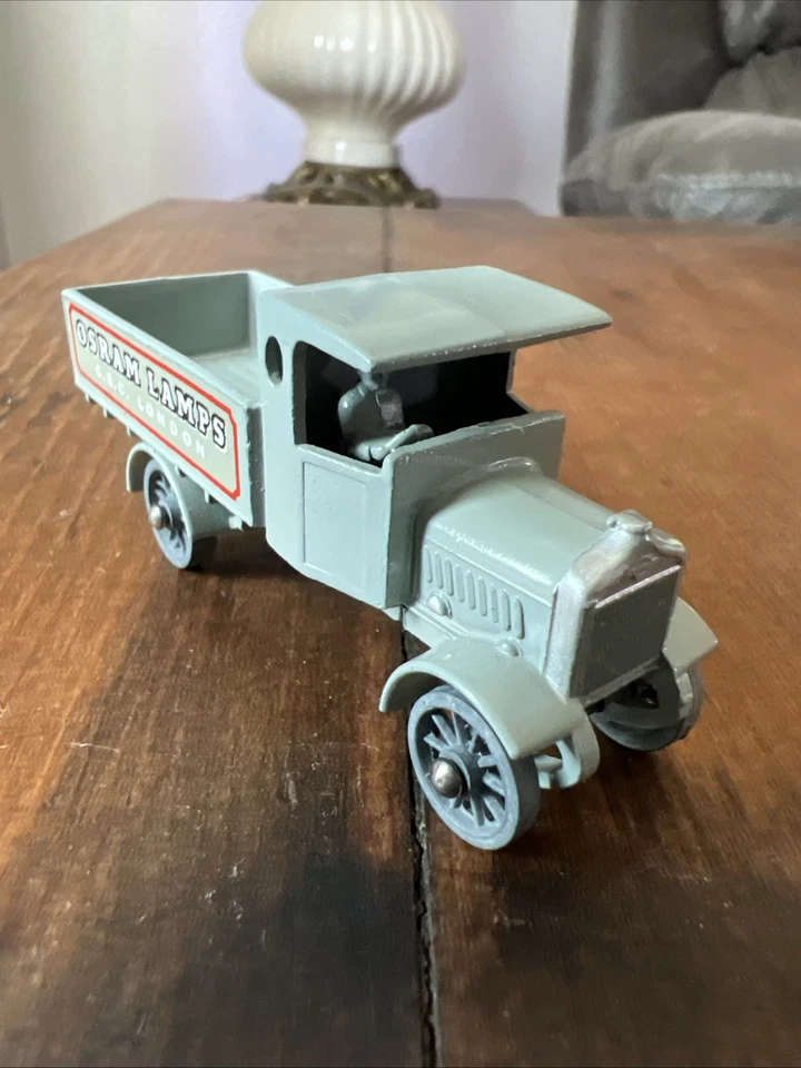 1957- NEAR MINT LESNEY MATCHBOX YESTERYEAR Y6A-OSRAM LAMPS 1916 GREY AEC LORRY - Image 2 of 4