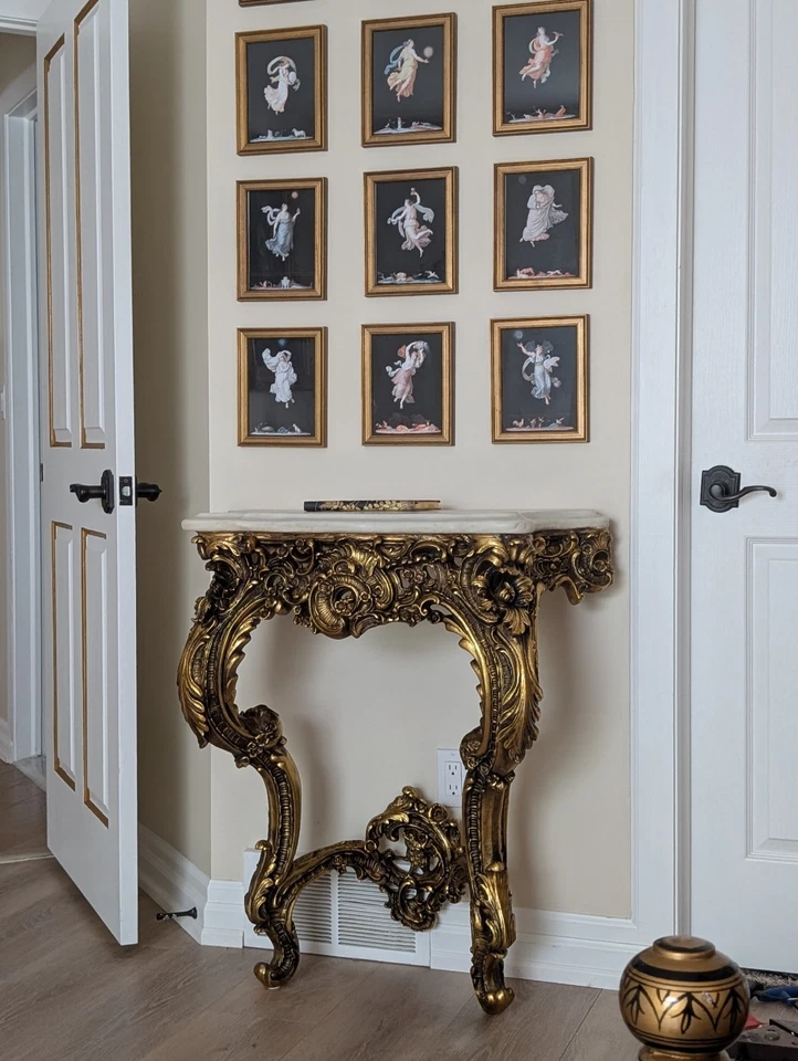 Mesa consola de diseño Toscano Madame Antonieta de montaje en pared, 35 pulgadas, oro antiguo Foto 3 de 4