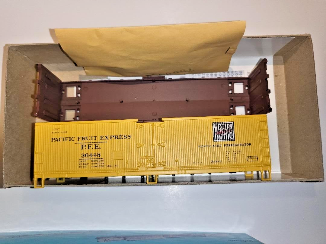 Athearn HO scale model railroad freight cars, Number 5214 eBay