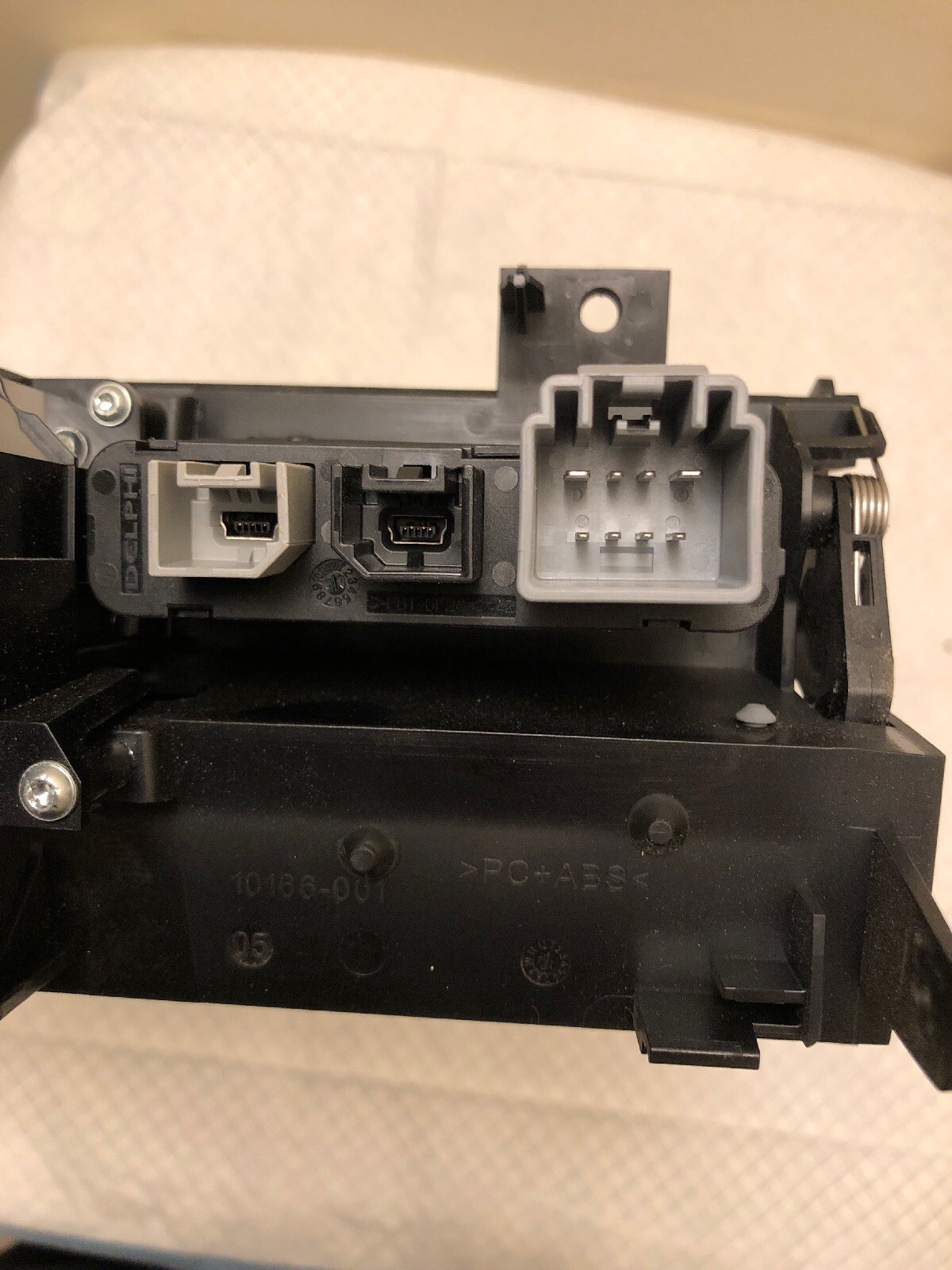2014 2015 2016 2017 Maserati Ghibli SQ4 Dashboard Phone Box AUX USB Hub Box OEM