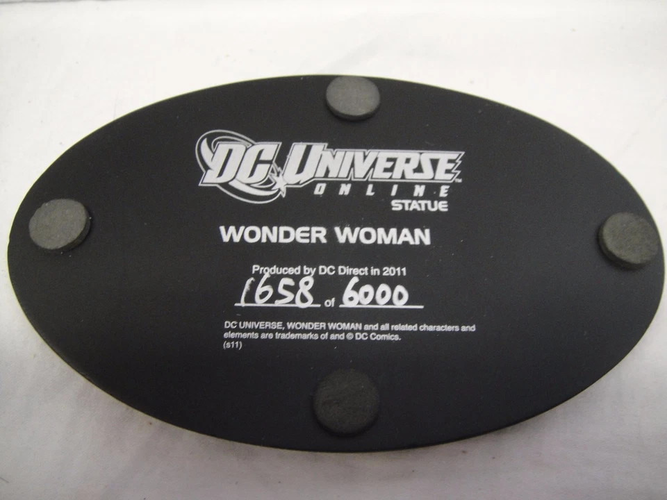 DC UNIVERSE ONLINE WONDER WOMAN STATUE JIM LEE Maquette Bust Cover girl Batman - Image 4 of 4