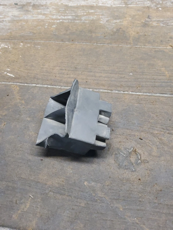 Harley-Davidson Street Glide FLHX 2007 07 07-11 relé eléctrico soporte de goma  Foto 2 de 4