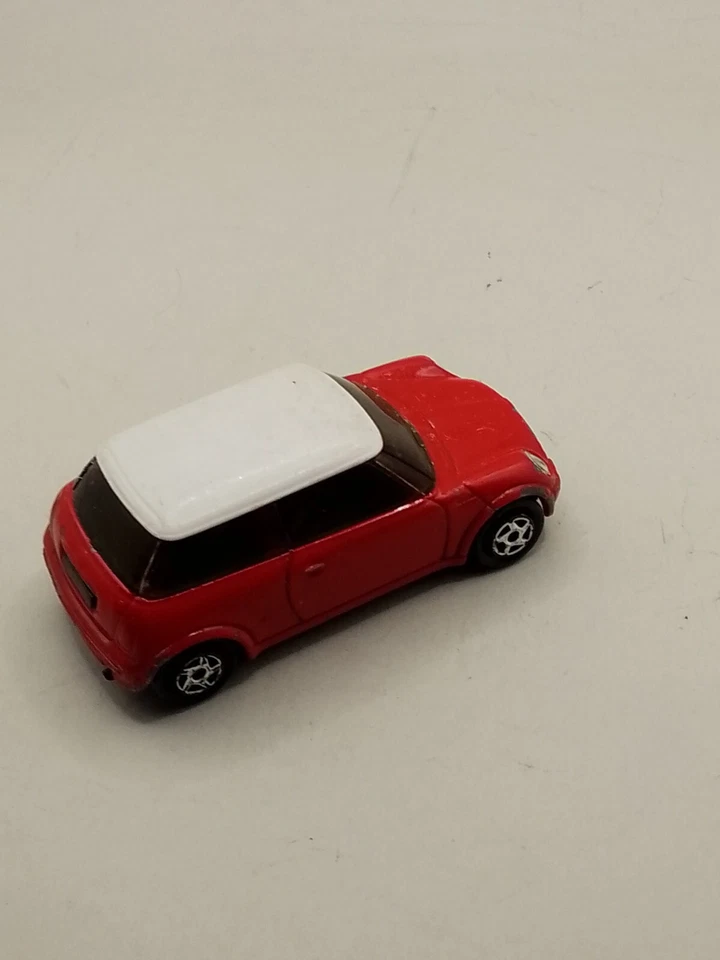 Mini Cooper Majorette rojo y blanco Foto 4 de 4