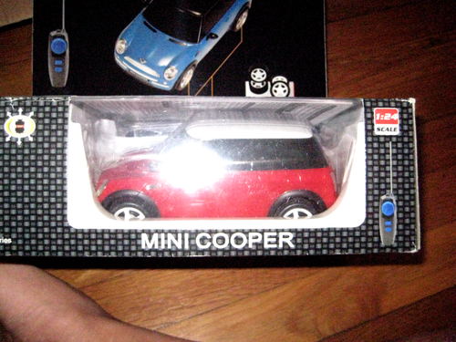 NIKKO MINI COOPER EVOLUTION SERIES RADIO CONTROL CAR NEW OPEN BOX 1:24 RED OPEN - Picture 3 of 9