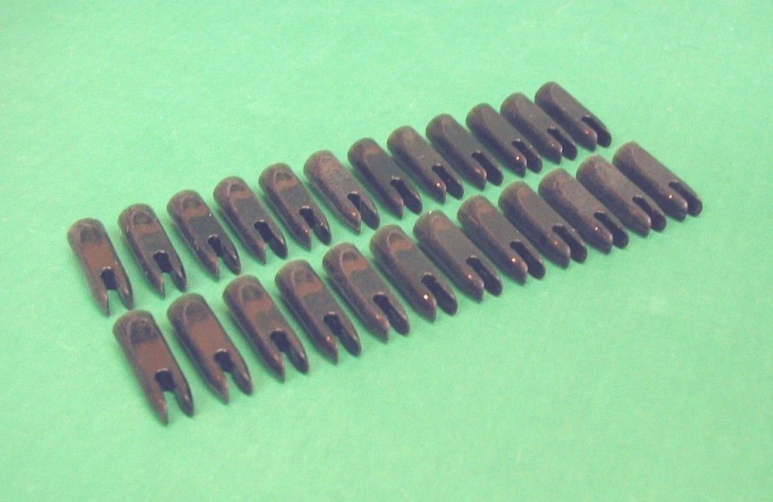 AAE Arizona Archery Enterprises PlastiNocks Arrow Nocks - 1/4" Black - 2 Dozen