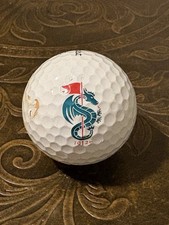 Balle de golf souvenir Monterey Peninsula Country Club. Top 100 parcours de golf