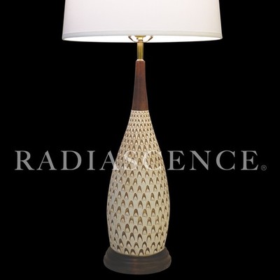 RAYMOR ITALY LARGE PINECONE TEXTURED CERAMIC POTTERY WALNUT TABLE LAMP 60's