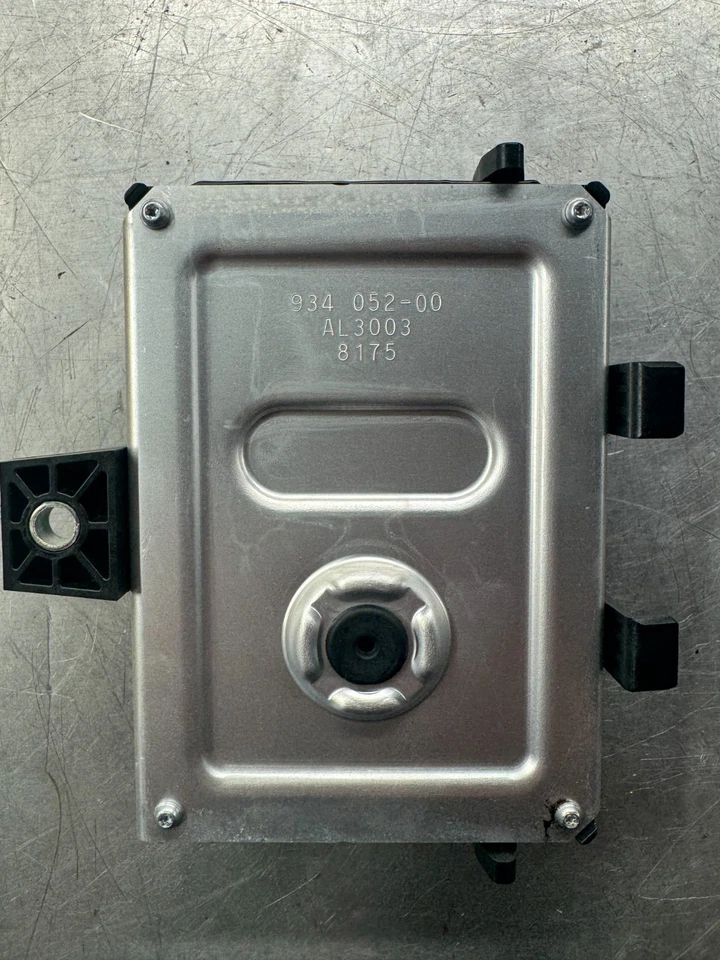 2017-19 Chevrolet Camaro SS Fuel Pump Control Module Black Plastic OEM 84084066 - Image 3 of 3