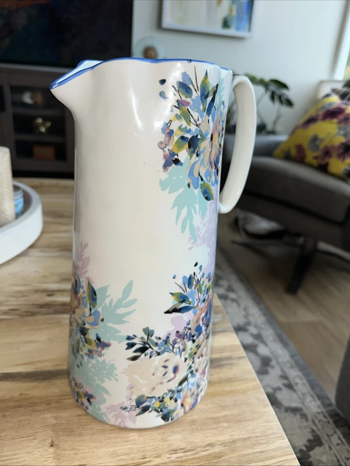 "Jarra floral Anthropologie 12"" Gardenshire blanca con flores a cuadros usada" Foto 2 de 4